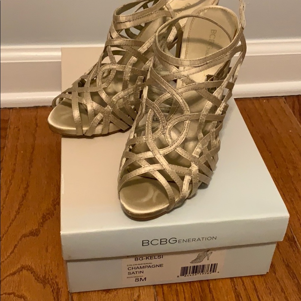 BCBG DECORATIVE heel/ bootie  worn once